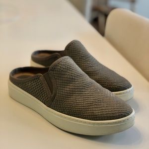 Sofft gray/Maude leather slides